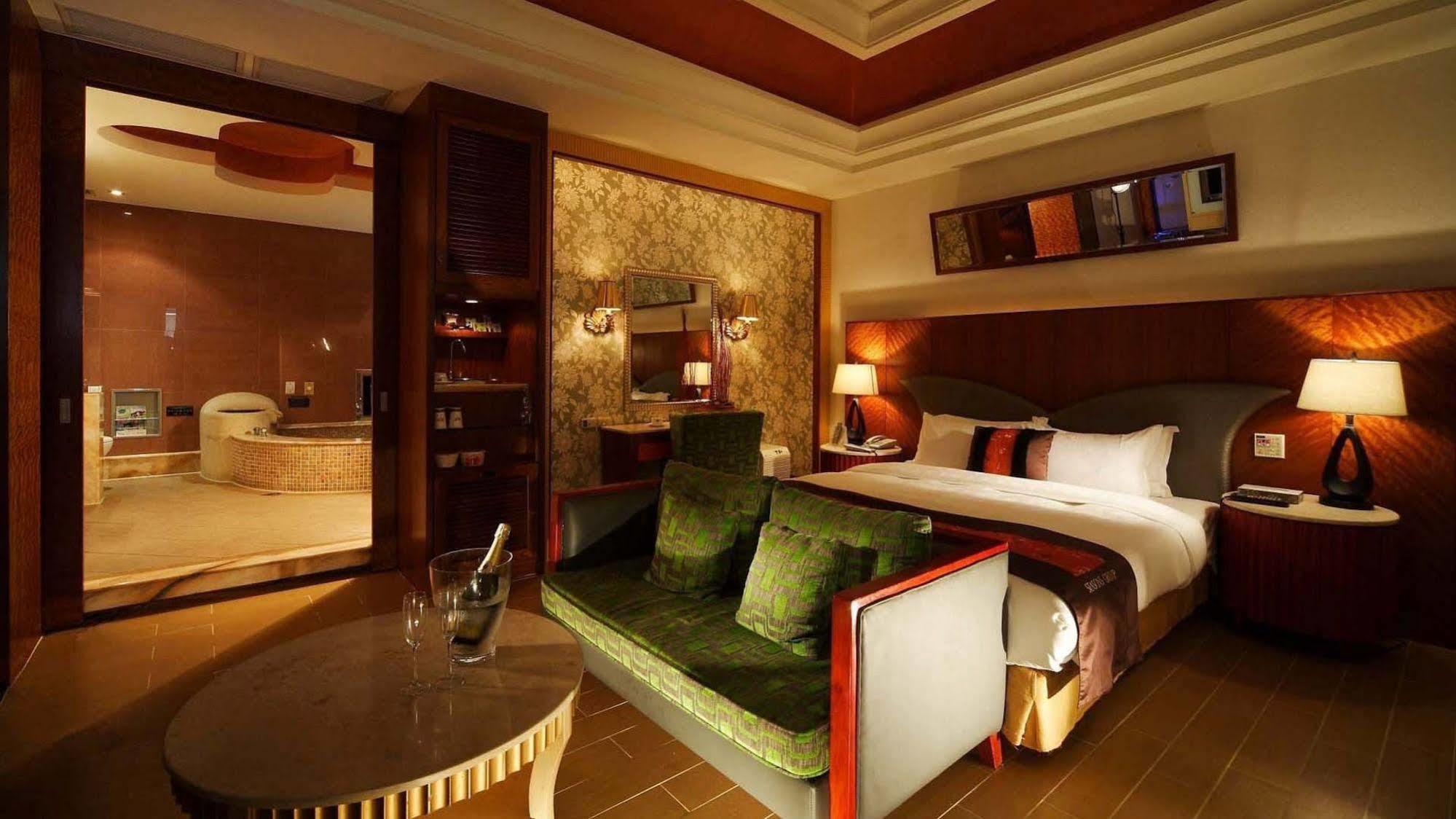 Seasons Boutique Motel Καοσιούνγκ Εξωτερικό φωτογραφία