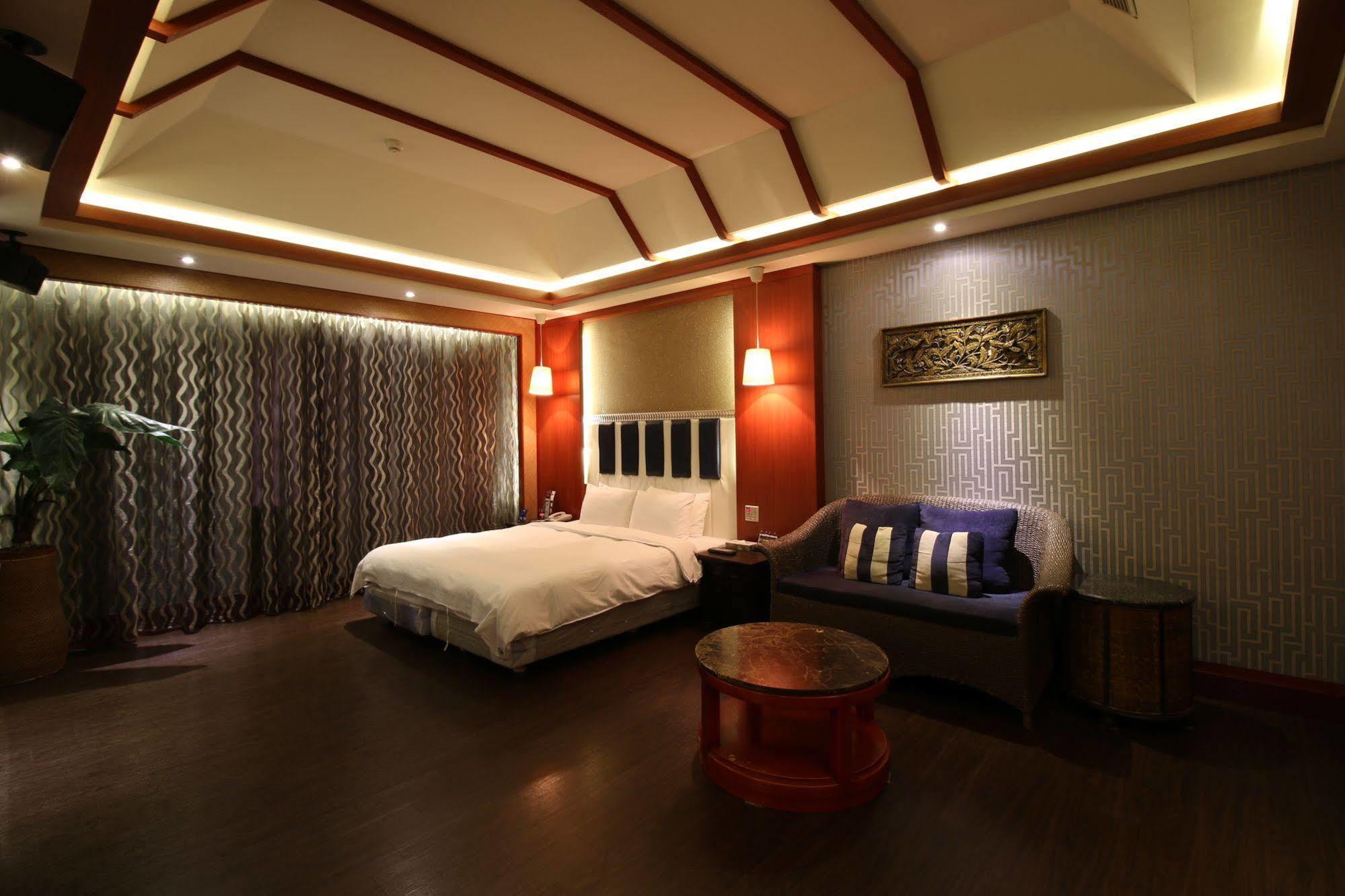 Seasons Boutique Motel Καοσιούνγκ Εξωτερικό φωτογραφία